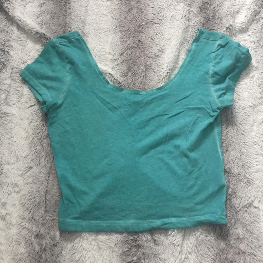 Scoop neck crop top